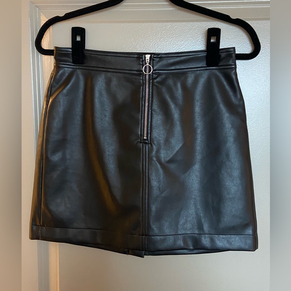 Wilfred Dresses & Skirts - Wilfred Leather Mini Skirt from Aritzia
